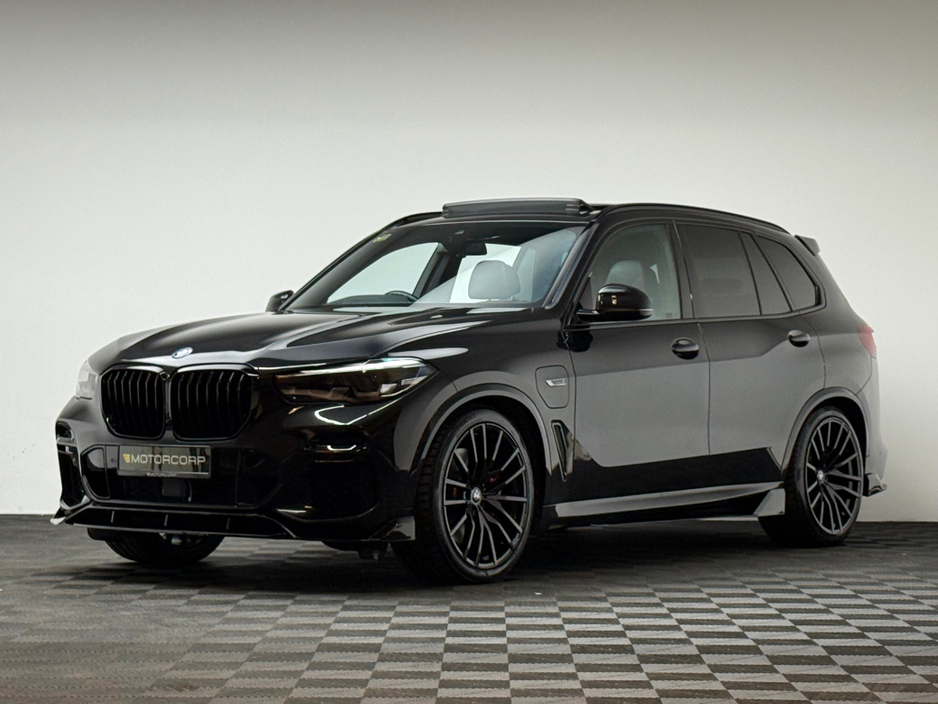 2023 BMW X5 - image 3