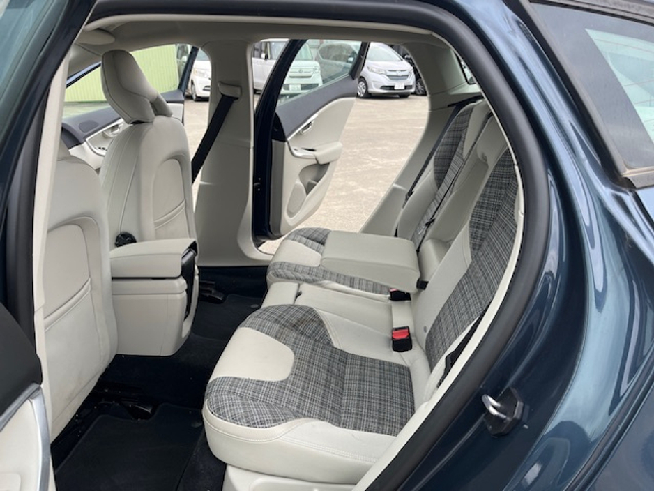 2019 Volvo V40 COMING SOON // 2.0 AUTOMATIC  // FINANCE AVAILABLE