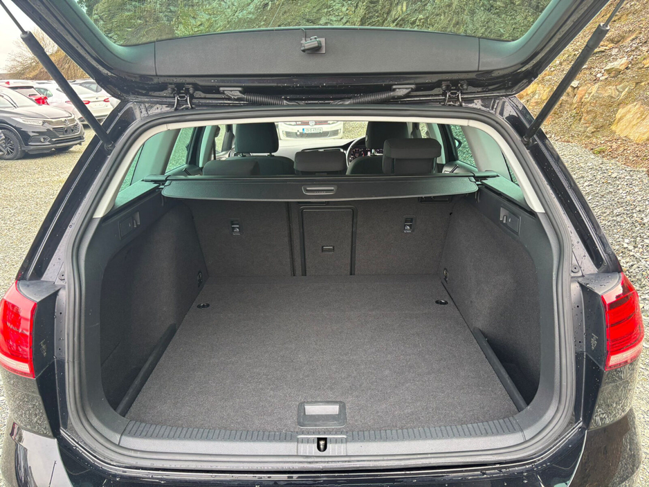 2020 Volkswagen Golf  €17,950