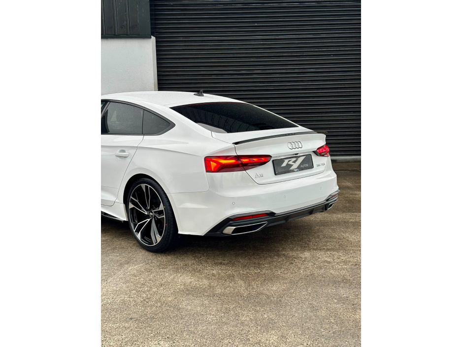 2022 Audi A5  €40,995