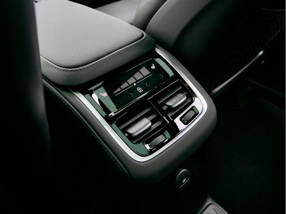 2026 Volvo XC90 - image 29
