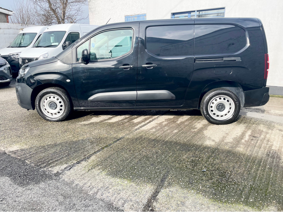 2023 Citroen Berlingo - image 34