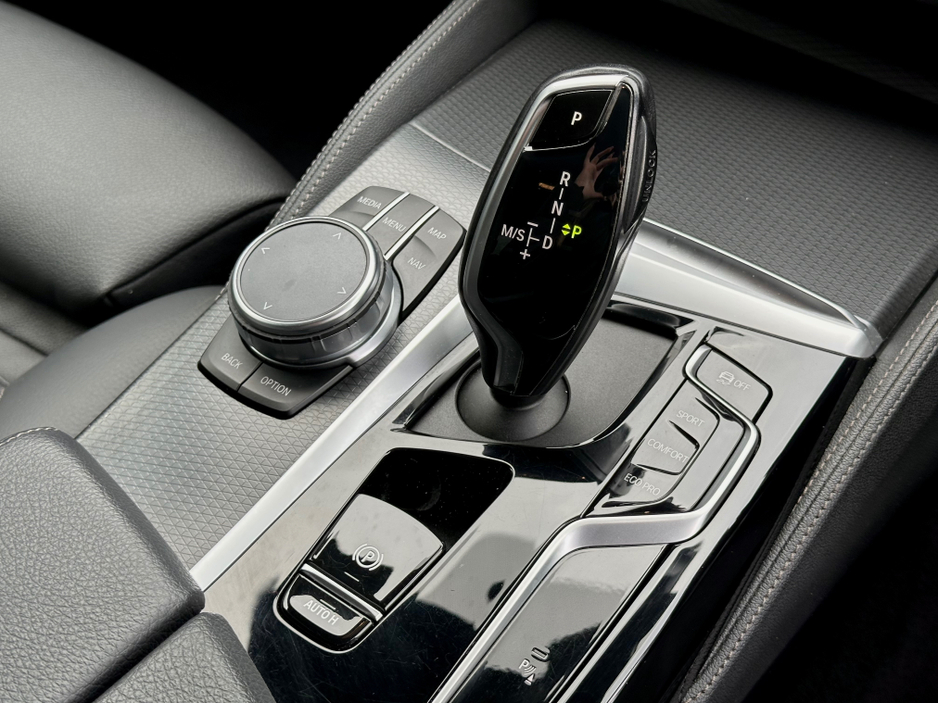 2023 BMW 5 Series - image 13