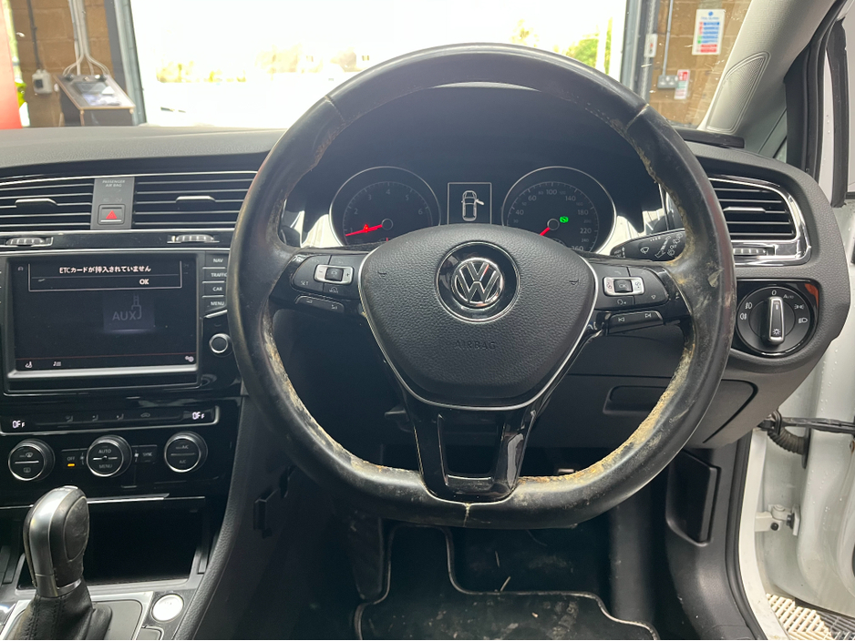 2015 Volkswagen Golf - image 7