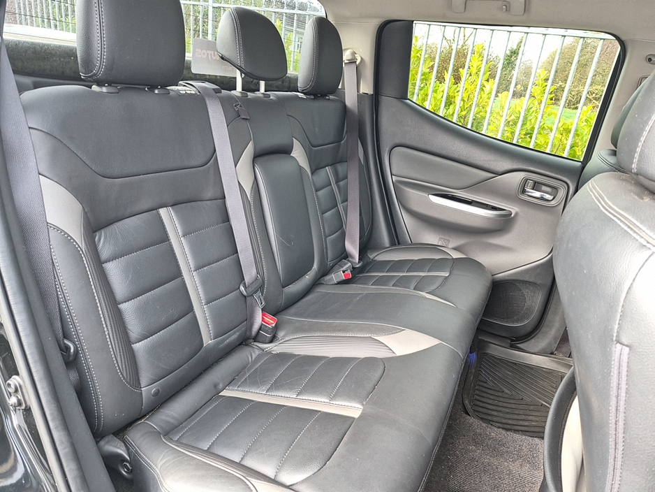 2017 Mitsubishi L200 - image 18