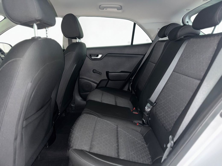 2018 Kia Rio - image 4