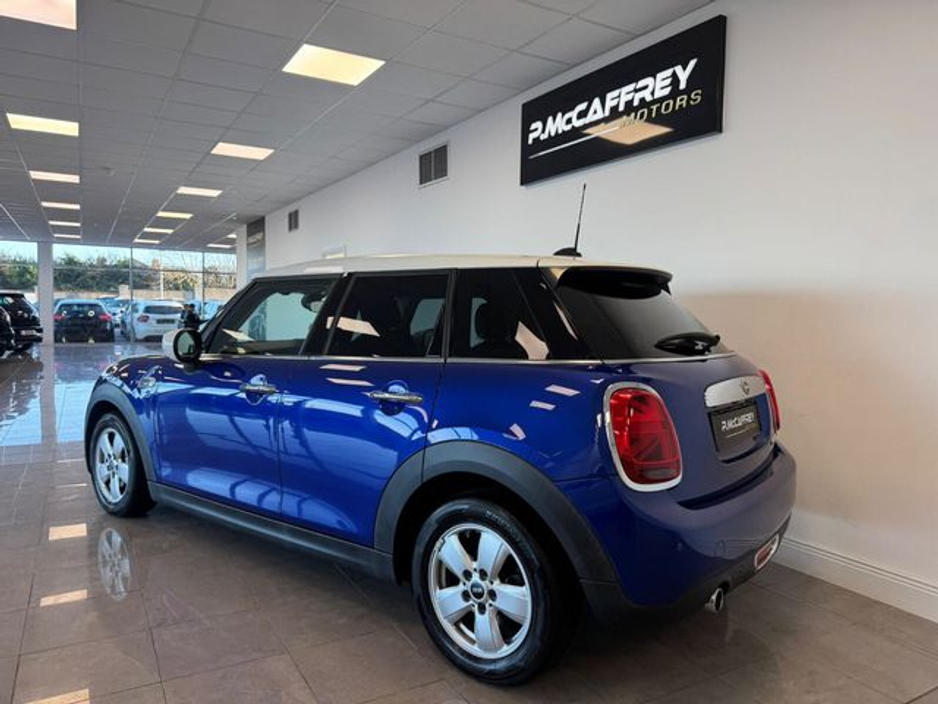2020 MINI Cooper  €19,995