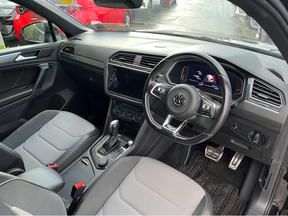 2020 Volkswagen Tiguan R-LINE 4MOTION AUTOMATIC 2.0 DIESEL //LOW MILES//HIGH SPEC//HEATED FRONT AND REAR SEATS//HEAD UP DISPLAY//360 PARKING CAMERAS// €34,950