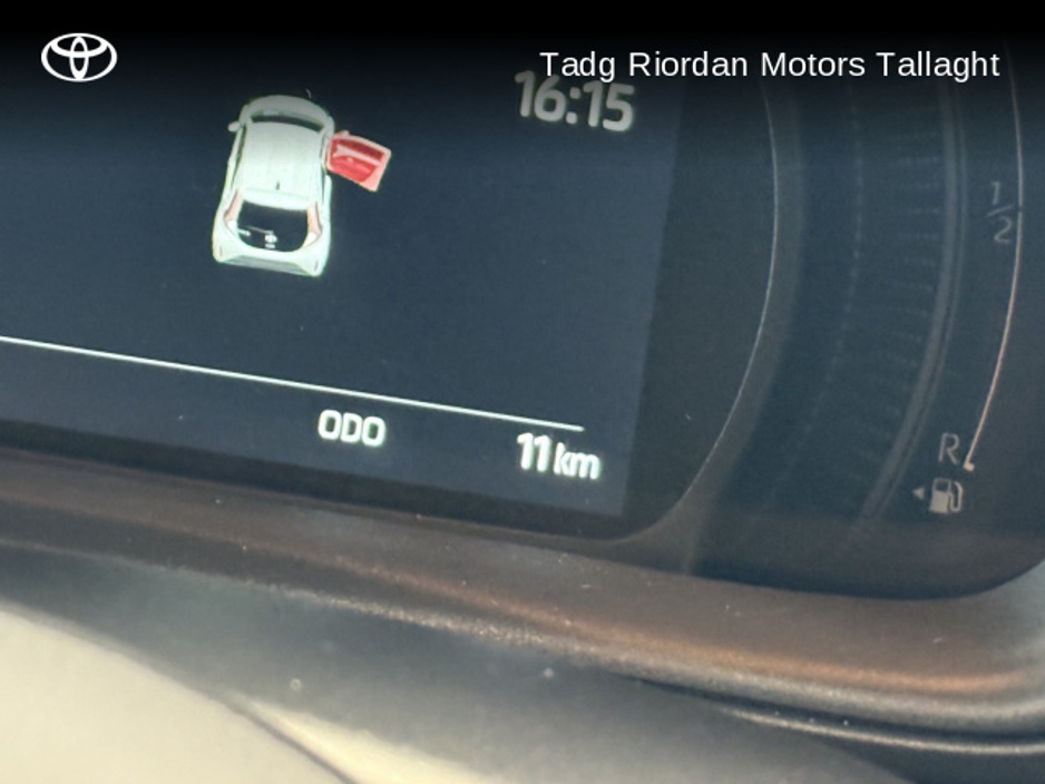 2025 Toyota Aygo X DESIGN (WHITE) * SHOWROOM PRE REG MODEL* NO MILEAGE * €22,950