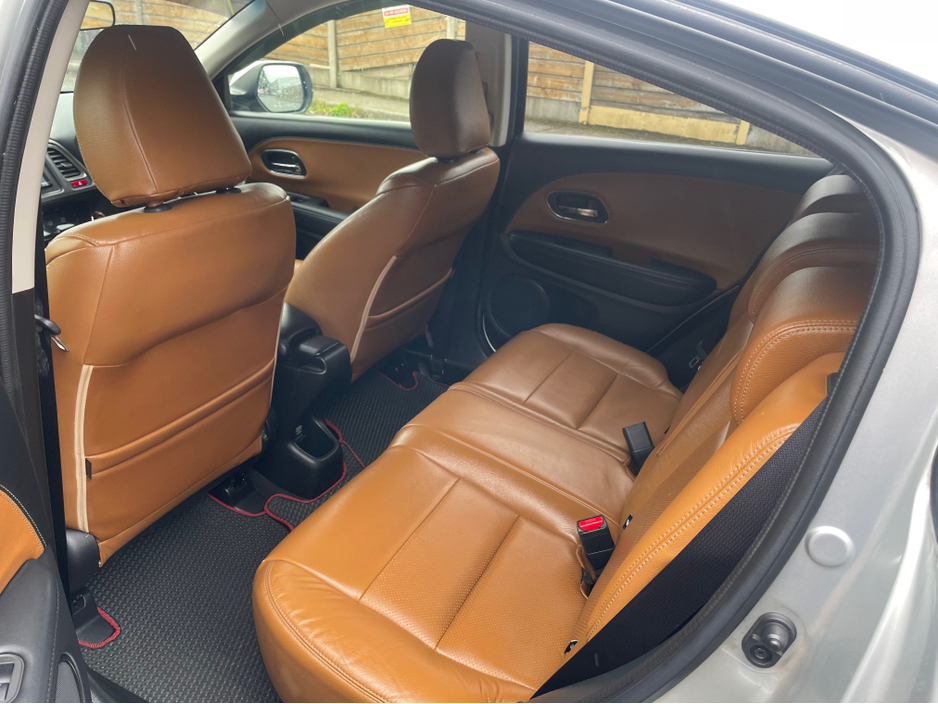 2015 Honda Vezel - image 13