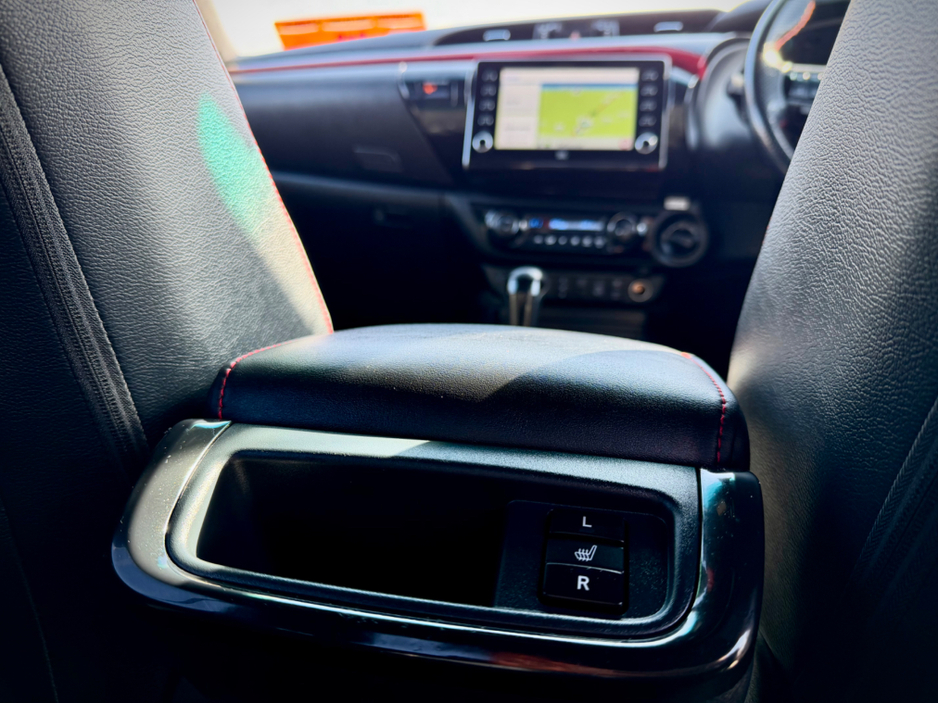 2023 Toyota Hilux - image 12