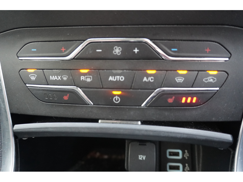 2018 Ford Galaxy - image 16