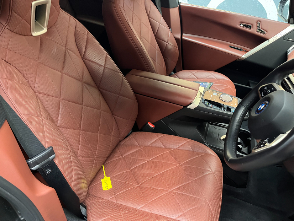 2022 BMW iX - image 9