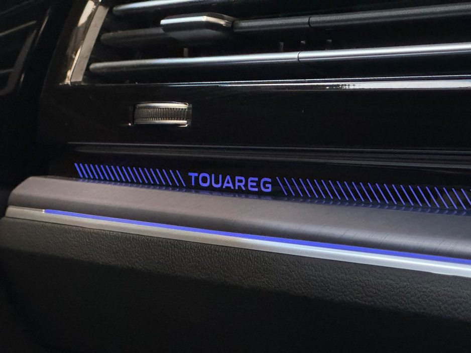 2025 Volkswagen Touareg - image 19