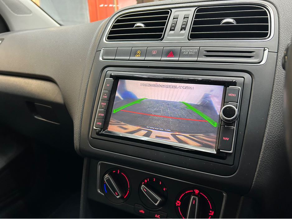 2015 Volkswagen Polo - image 7