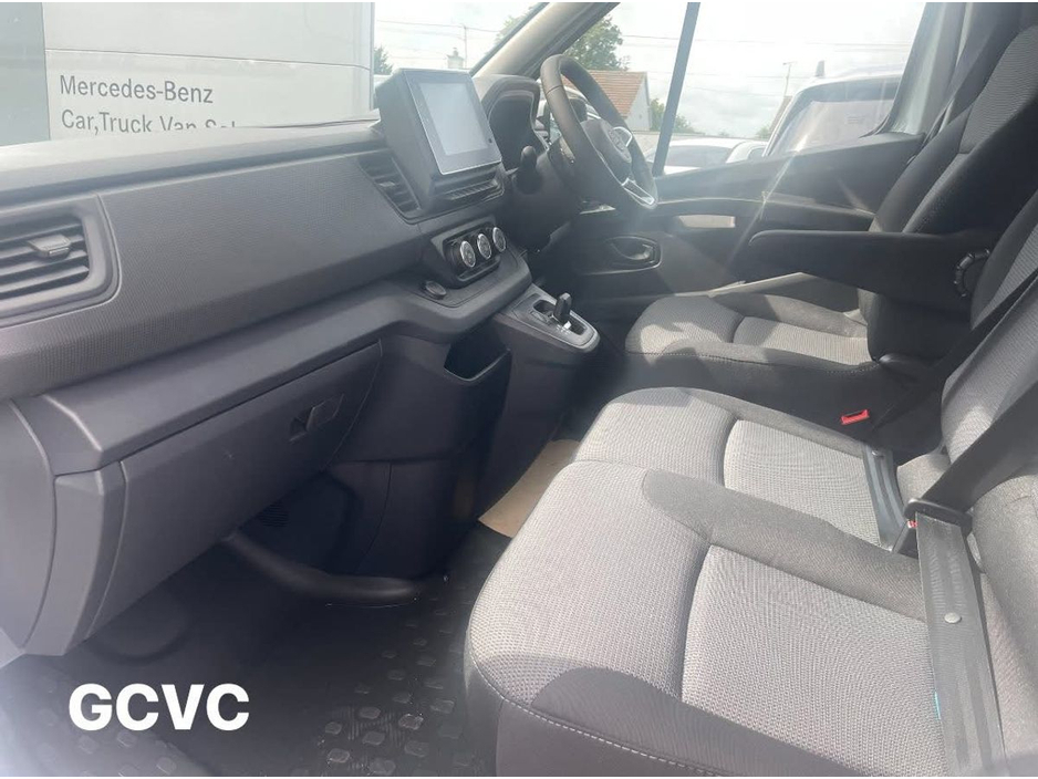 2026 Nissan Primastar - image 7