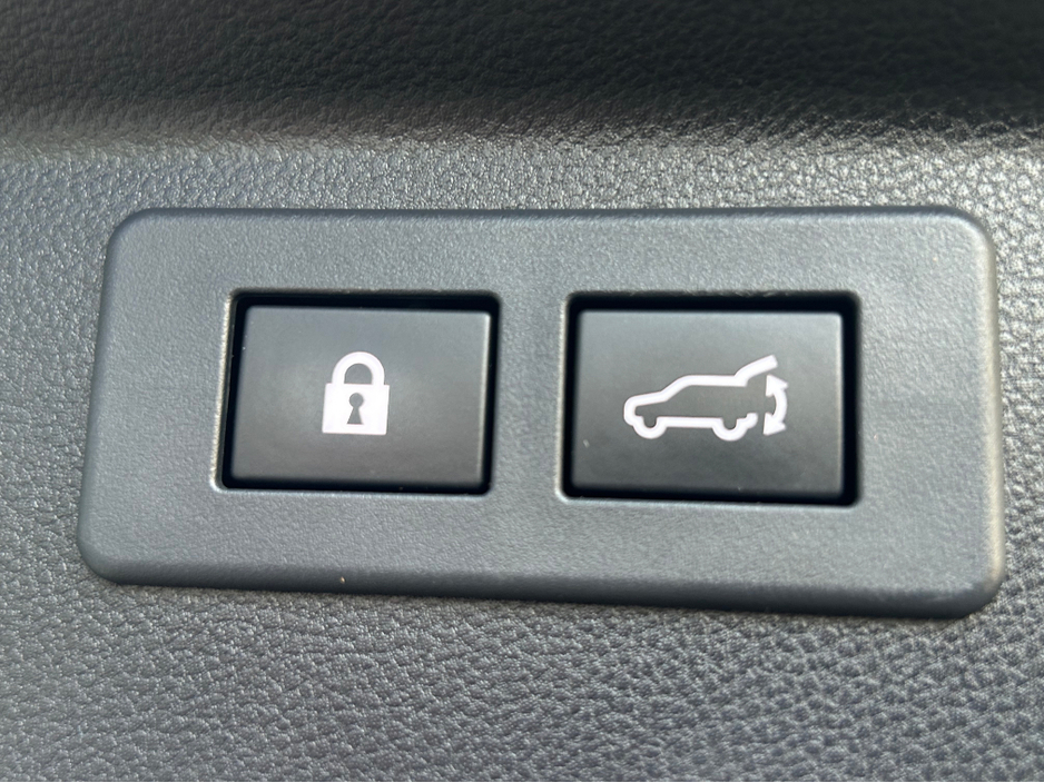 2020 Subaru Forester - image 29