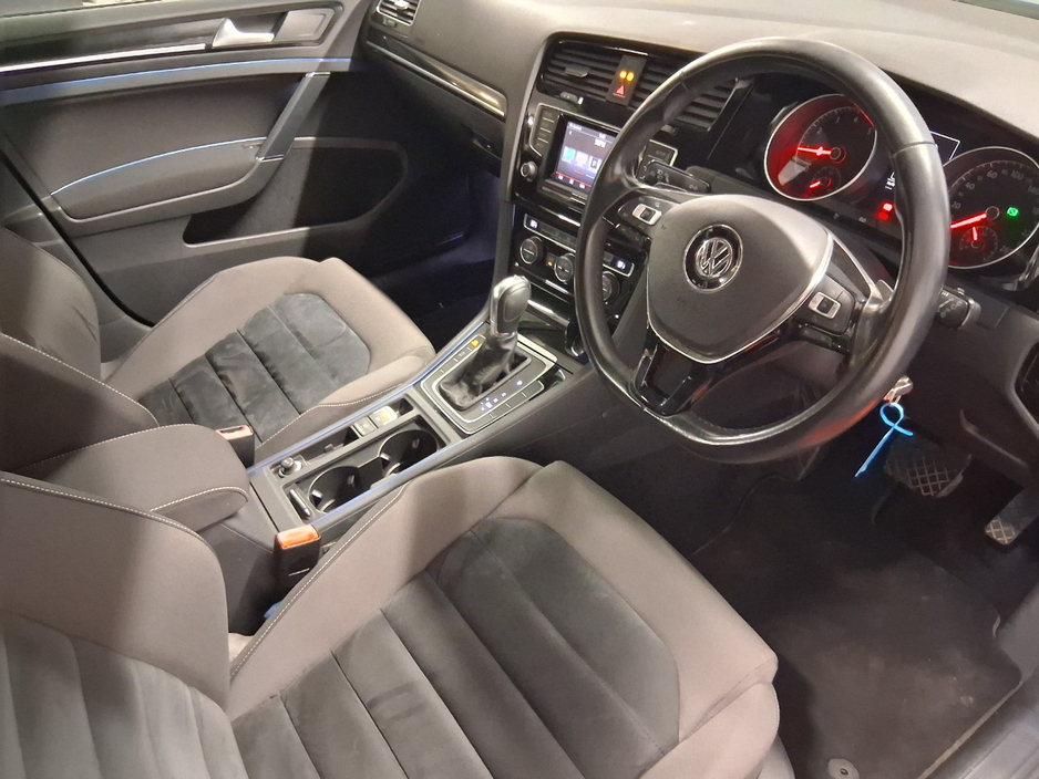 2013 Volkswagen Golf - image 6