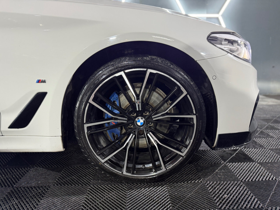 2017 BMW 5 Series - image 5