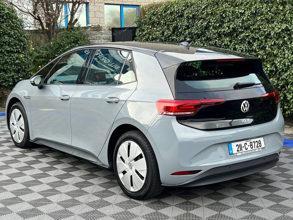 2021 Volkswagen ID.3 - image 5