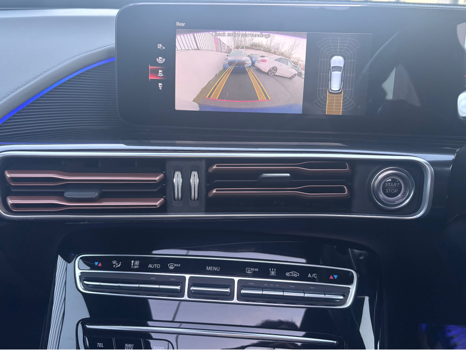 2021 Mercedes-Benz EQC - image 10