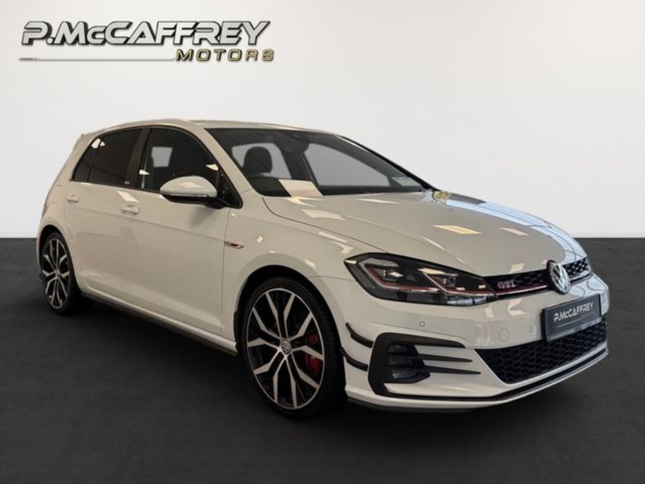 2019 Volkswagen Golf - image 3