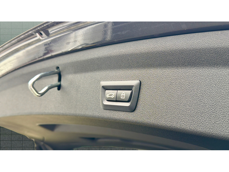 2020 BMW 1 Series - image 14