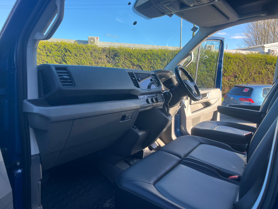 2022 Volkswagen Crafter - image 9