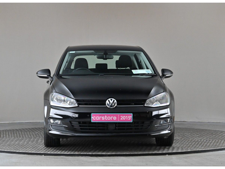 2015 Volkswagen Golf - image 2