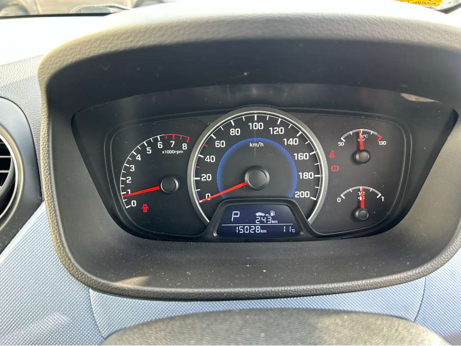 2015 Hyundai i10 - image 9