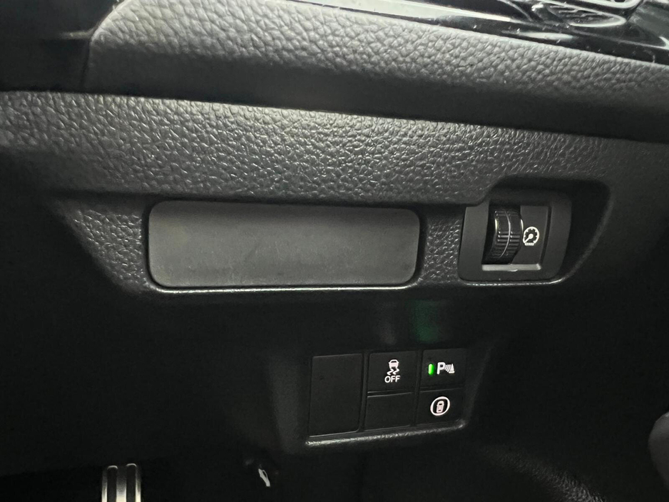 2023 Honda Civic - image 13