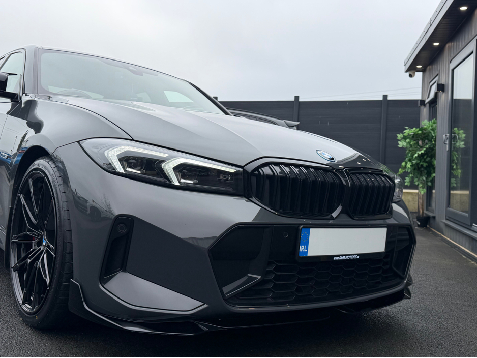 2023 BMW 3 Series - image 12