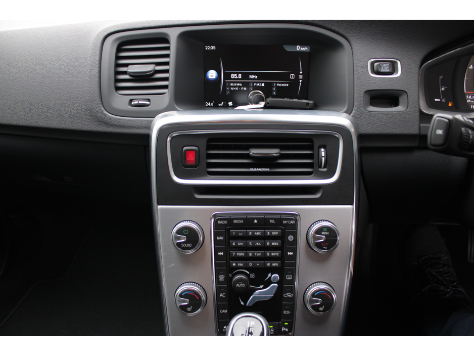 2017 Volvo S60 - image 13