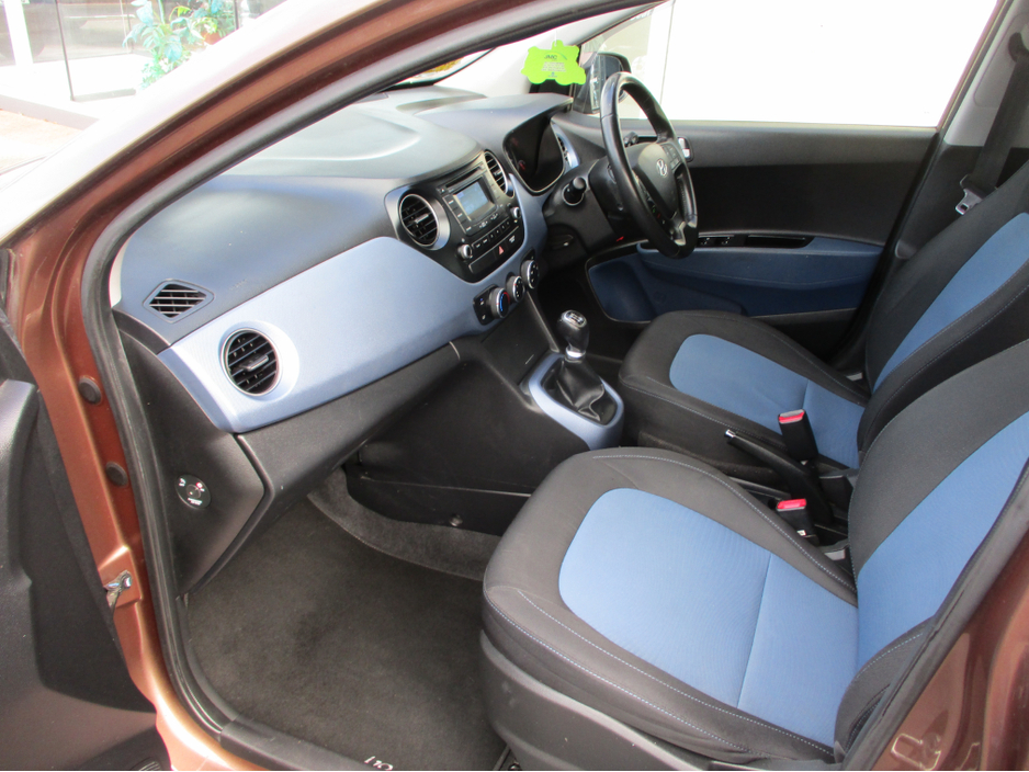 2016 Hyundai i10 - image 12