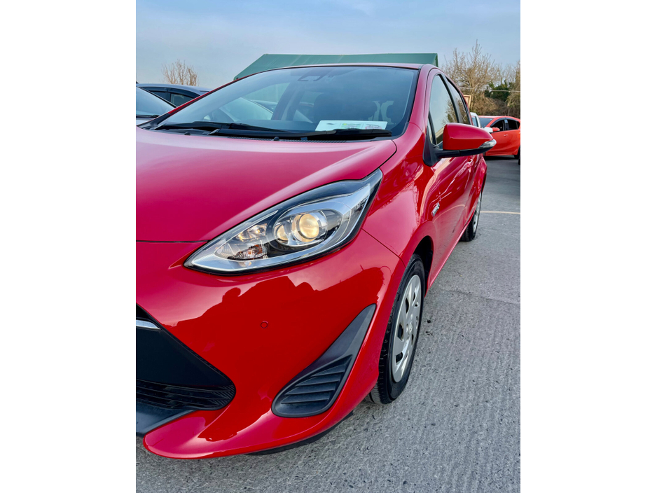 2019 Toyota Aqua - image 10