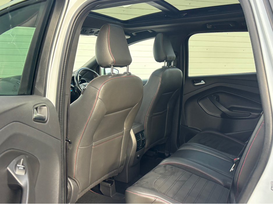 2018 Ford Kuga 1.5 TDCI 120PS ST-LINE - Sunroof