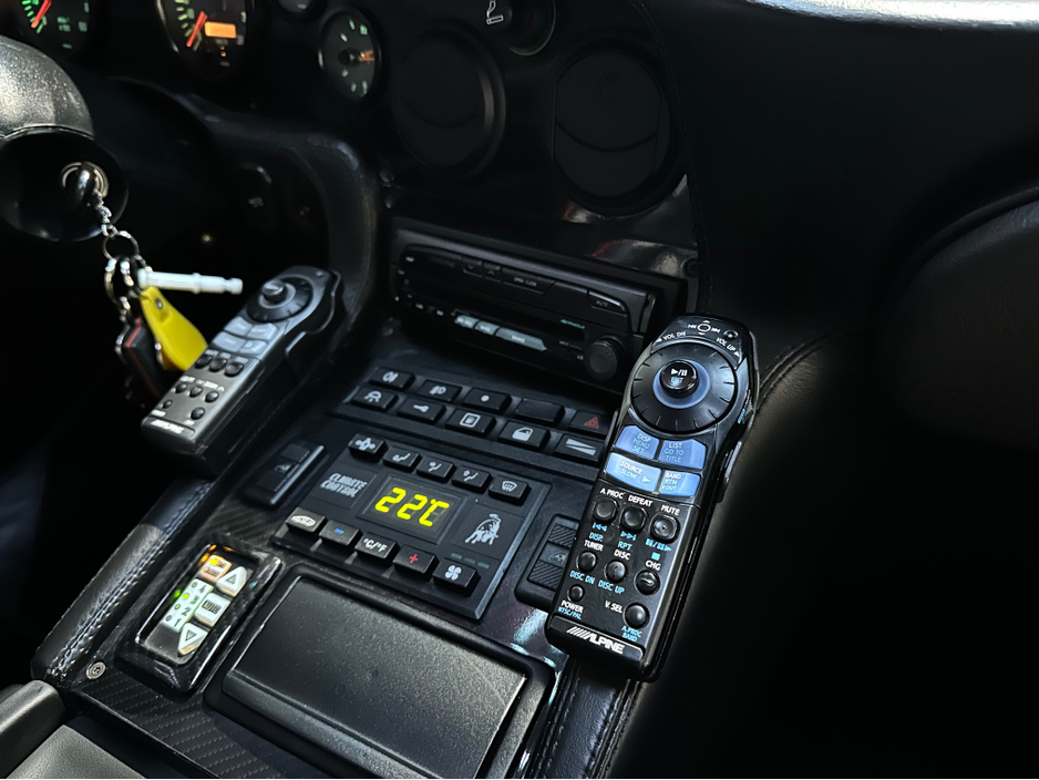 2000 Lamborghini Diablo - image 35