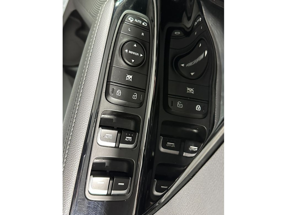 2019 Kia Niro - image 20