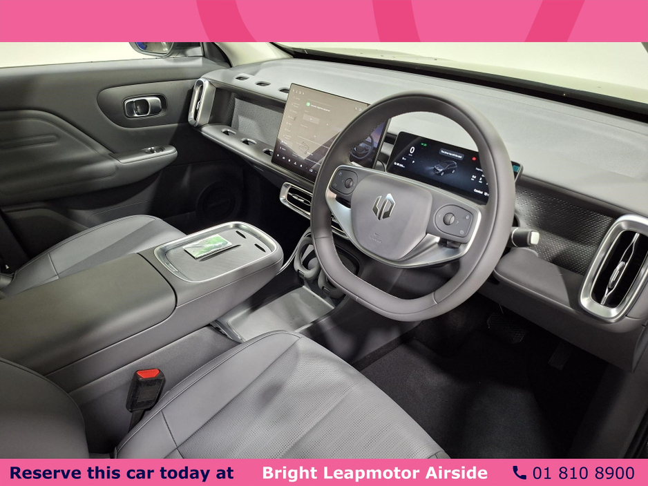 2026 Leapmotor B10 - image 15