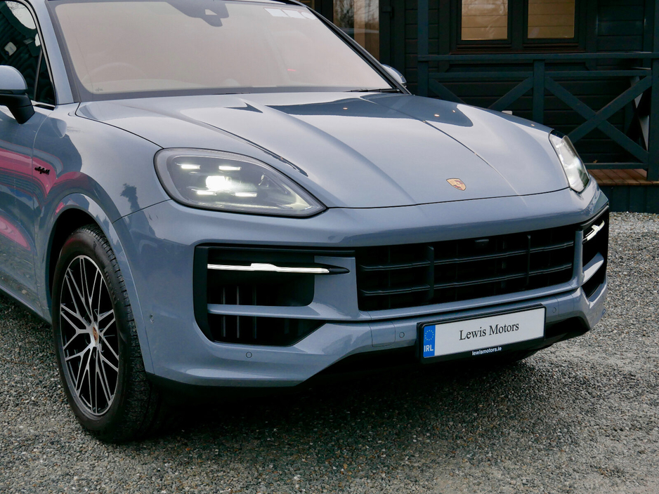 2025 Porsche Cayenne Cayenne E-Hybrid Coup&eacute; €123,950