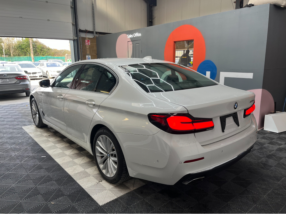 2020 BMW 5 Series - image 4
