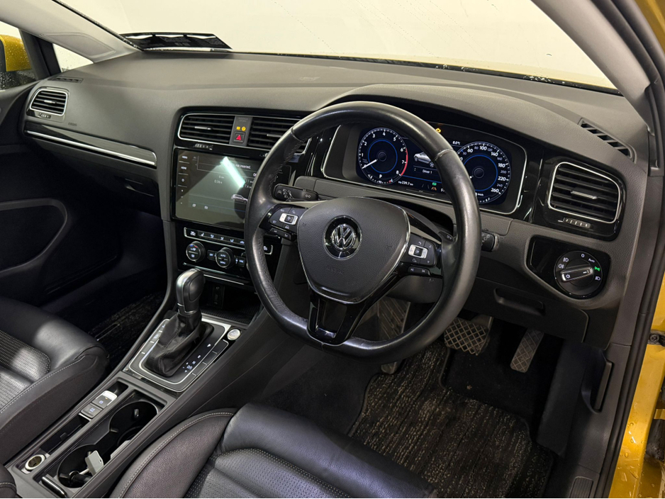 2018 Volkswagen Golf - image 15