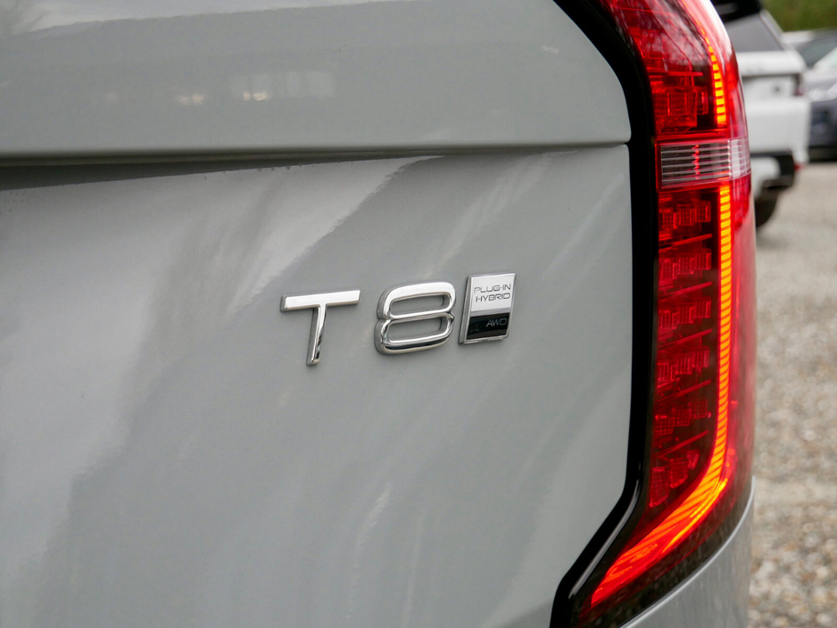2025 Volvo XC90 T8 PHEV AWD Ultra Bright