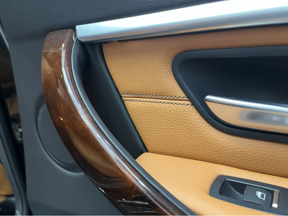 2019 BMW 3 Series 2019 BMW 320D LUXURY 2.0 AUTOMATIC / CRUISE CONTROL / REVERSE CAMERA / ELECTRIC MEMORY & HEATED SEATS AND MORE