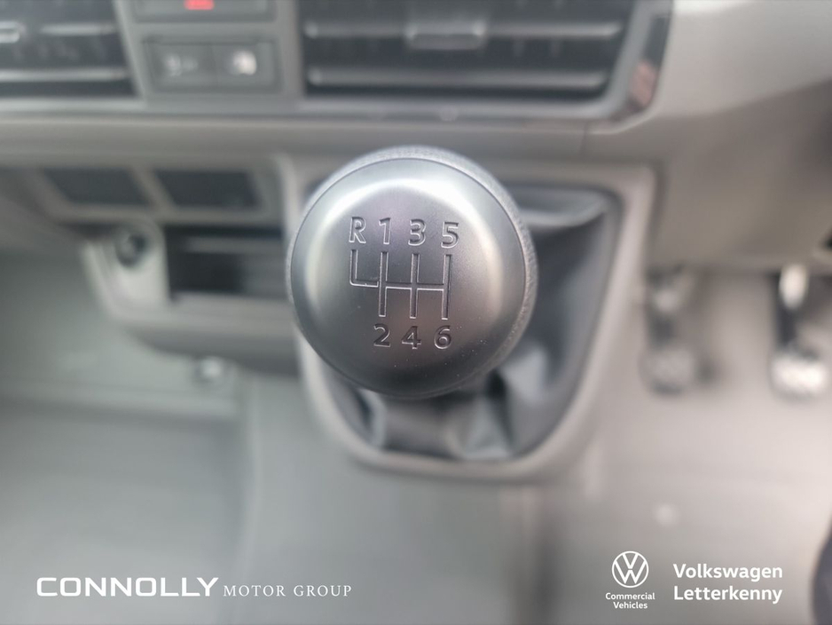 2026 Volkswagen Crafter - image 9