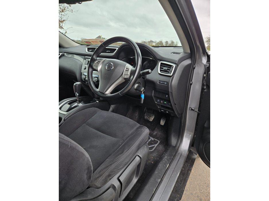 2015 Nissan X-Trail - image 13