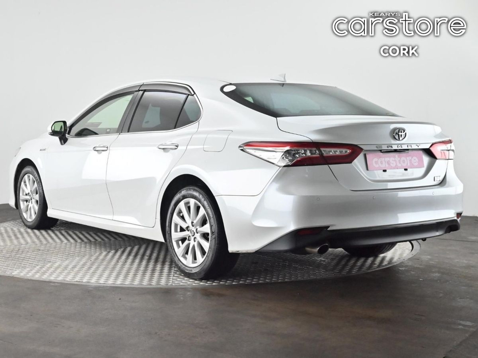 2019 Toyota Camry - image 3