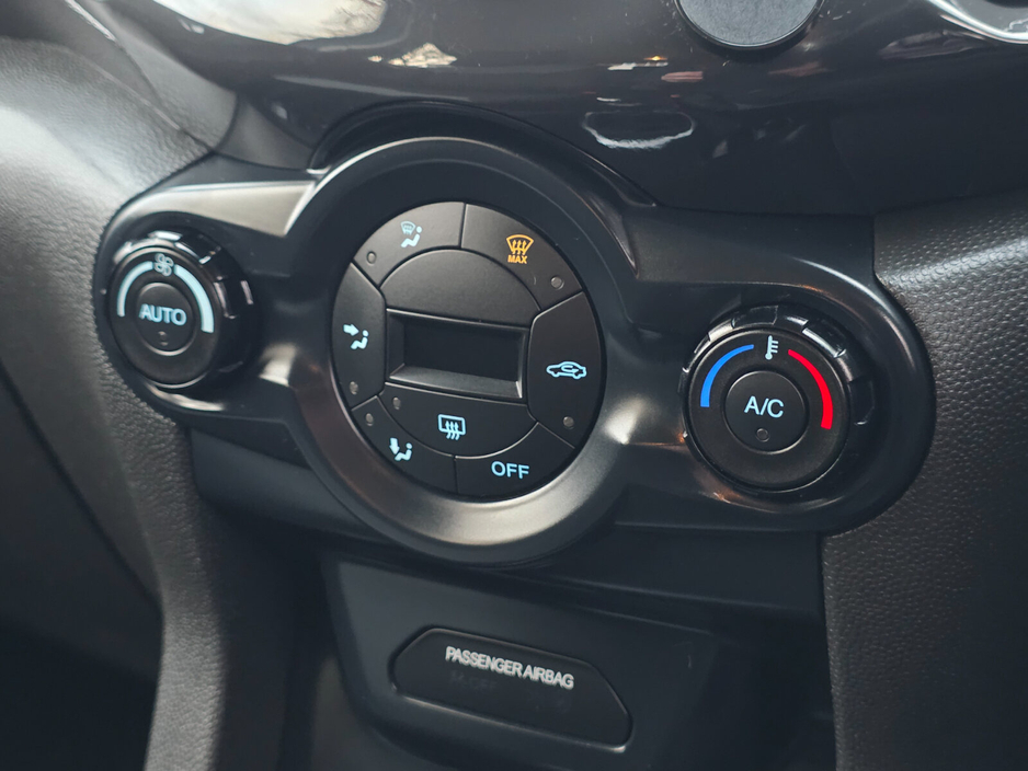 2015 Ford Ecosport - image 26