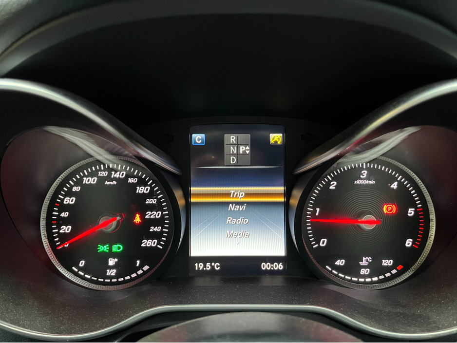 2016 Mercedes-Benz C Class - image 24