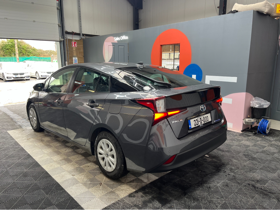 2022 Toyota Prius - image 4